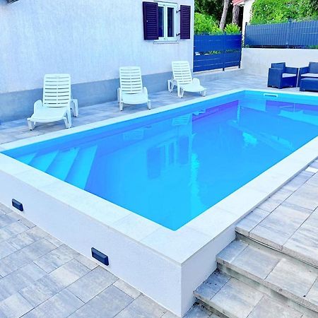 Adria Holiday Home Пінезіци Екстер'єр фото